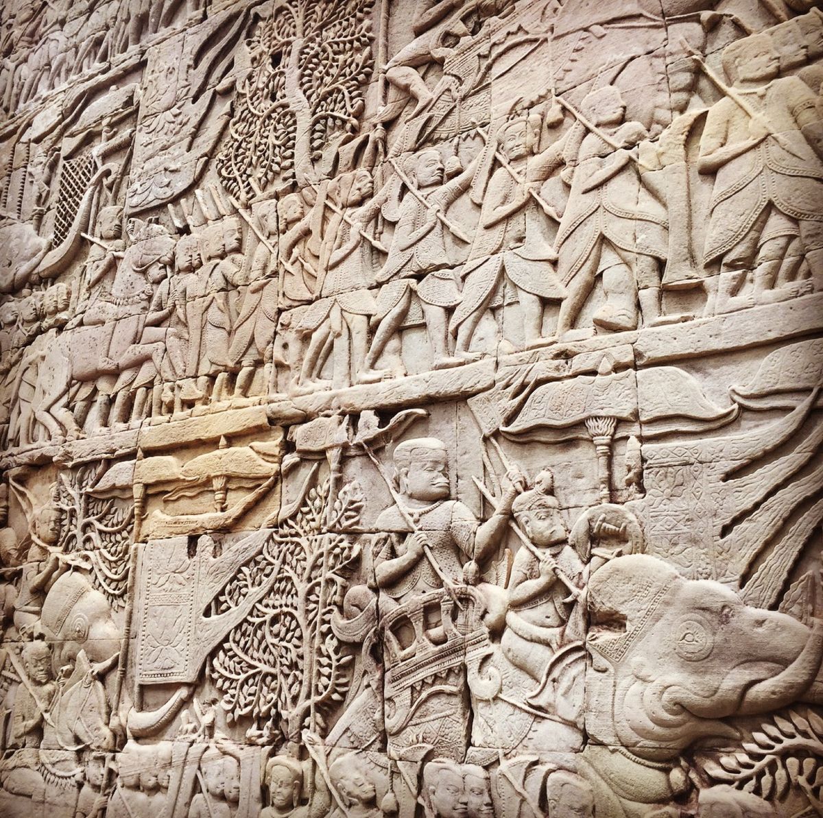 アンコールワット

レリーフ色々
一つ一つに色んなうんちくがあったけど
も...