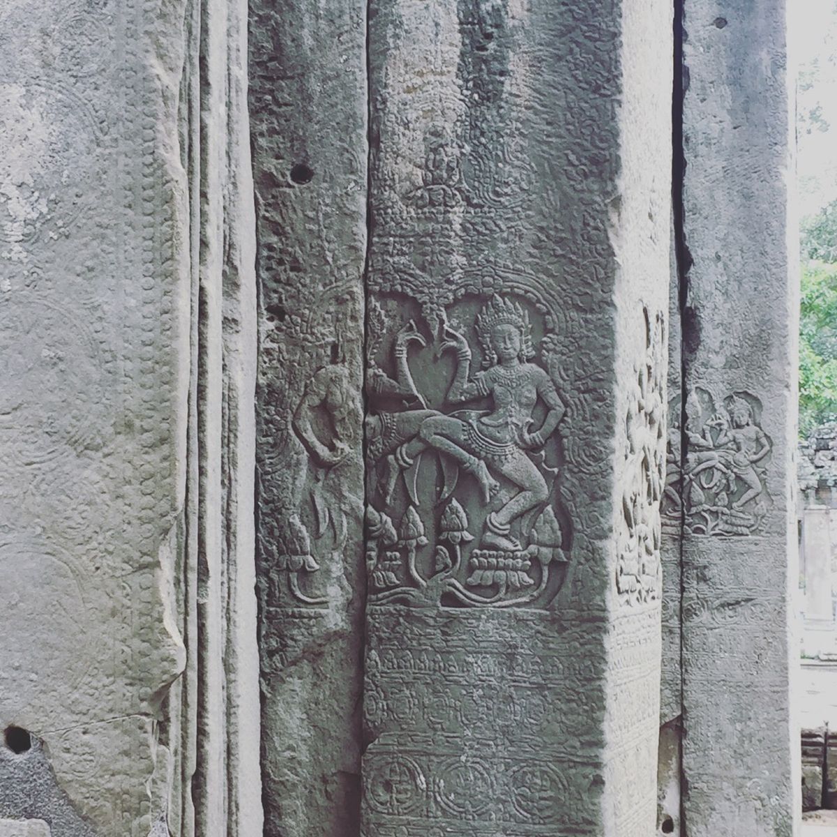 アンコールワット

レリーフ色々
一つ一つに色んなうんちくがあったけど
も...