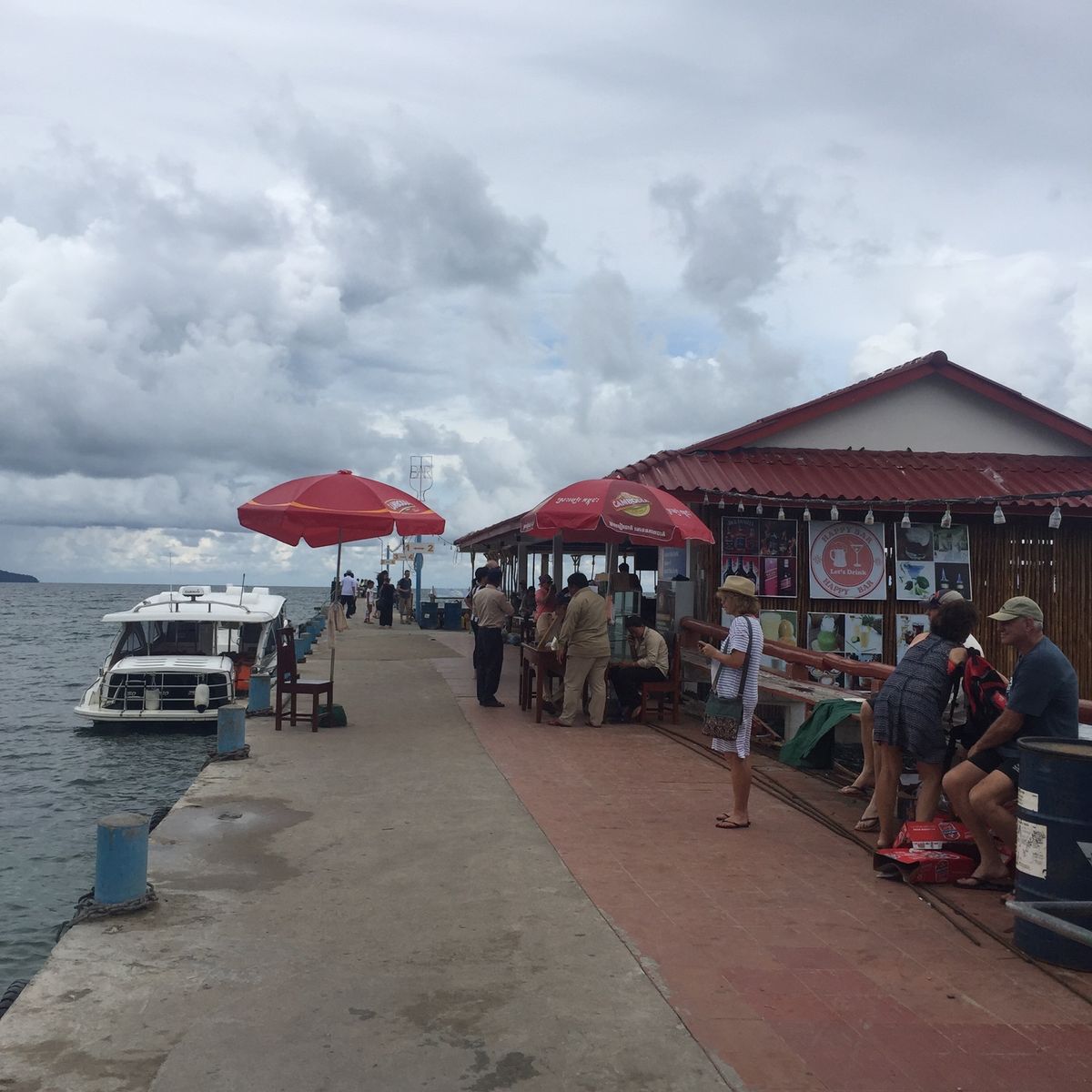 コー・ロング・サンローム

この日は離島に渡ったんやけど
この天気ったら…😭