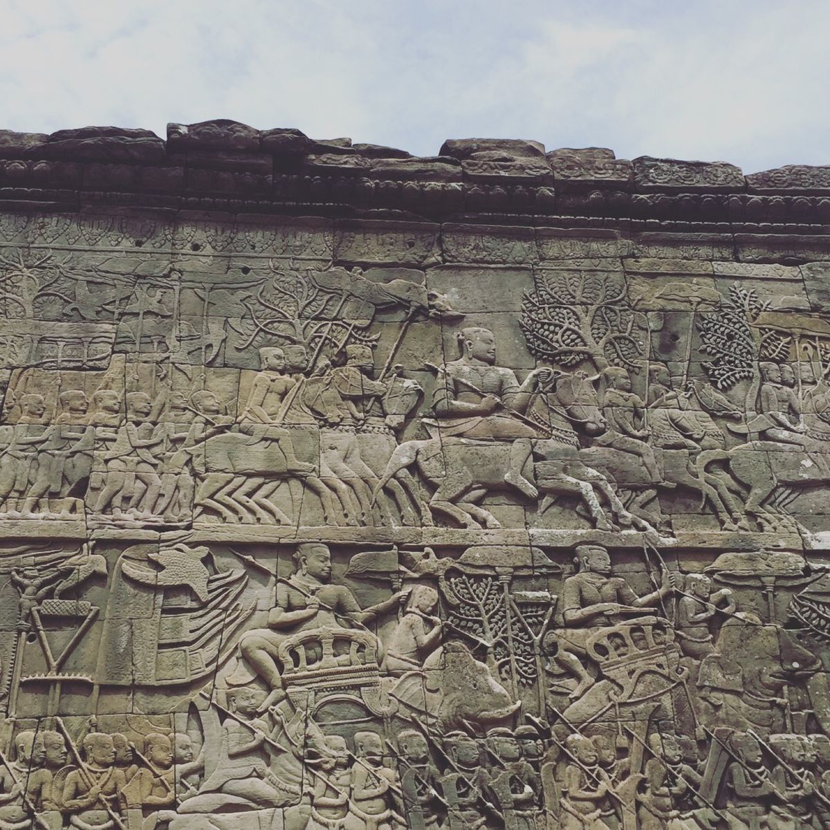 アンコールワット

レリーフ色々
一つ一つに色んなうんちくがあったけど
も...