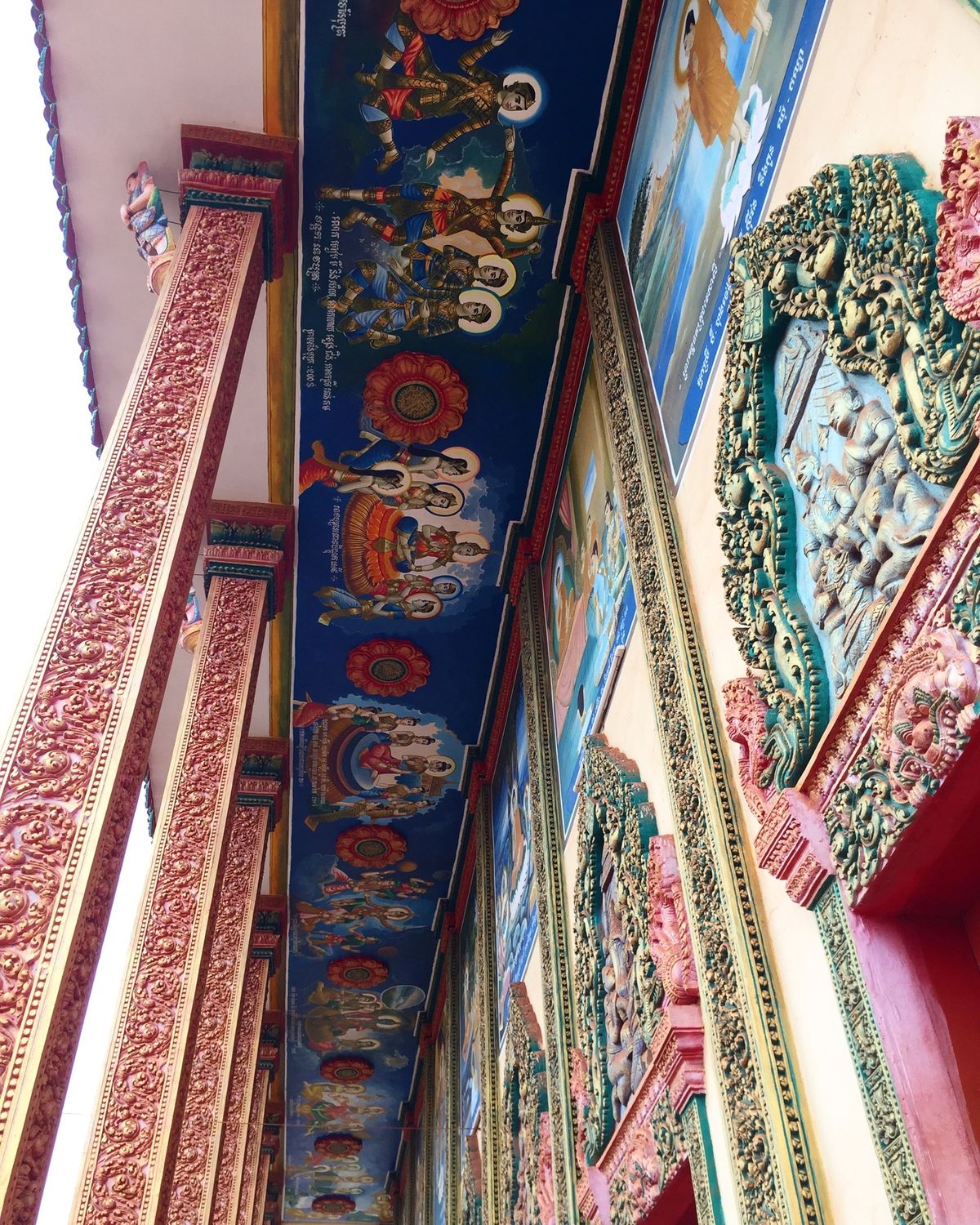 乗馬体験のときに行った
シェムリアップの中心街からは少し外れた南西部にある...