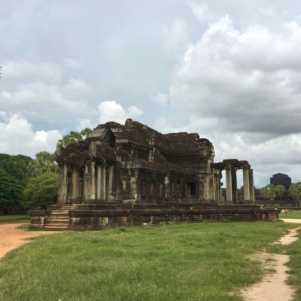 カンボジア・シェムリアップ「遺跡に圧倒された旅」の写真：アンコール遺跡

これは図書館だったよう...