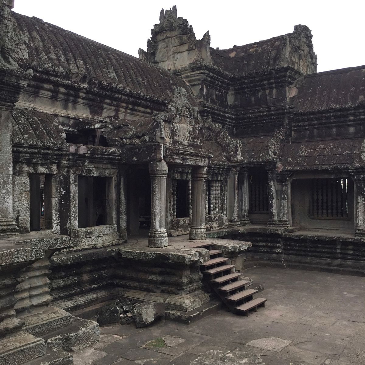 アンコール・ワット

レリーフの真似して撮るのにハマった📸