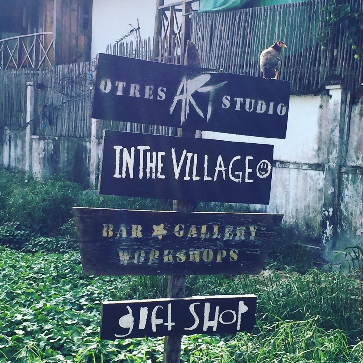 ホワイト ブティックホテル ＆ レジデンス អូតែលសរ

朝のビーチ
...