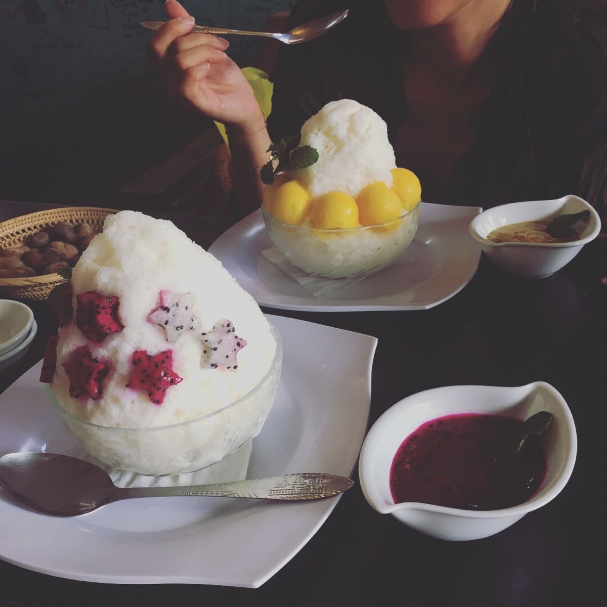 フレッシュフルーツファクトリー

めっちゃオシャレなカフェでカキ氷🍧
カン...