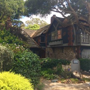 カーメル・バイ・ザ・シー Carmel-by-the-Sea

アメリカに...
