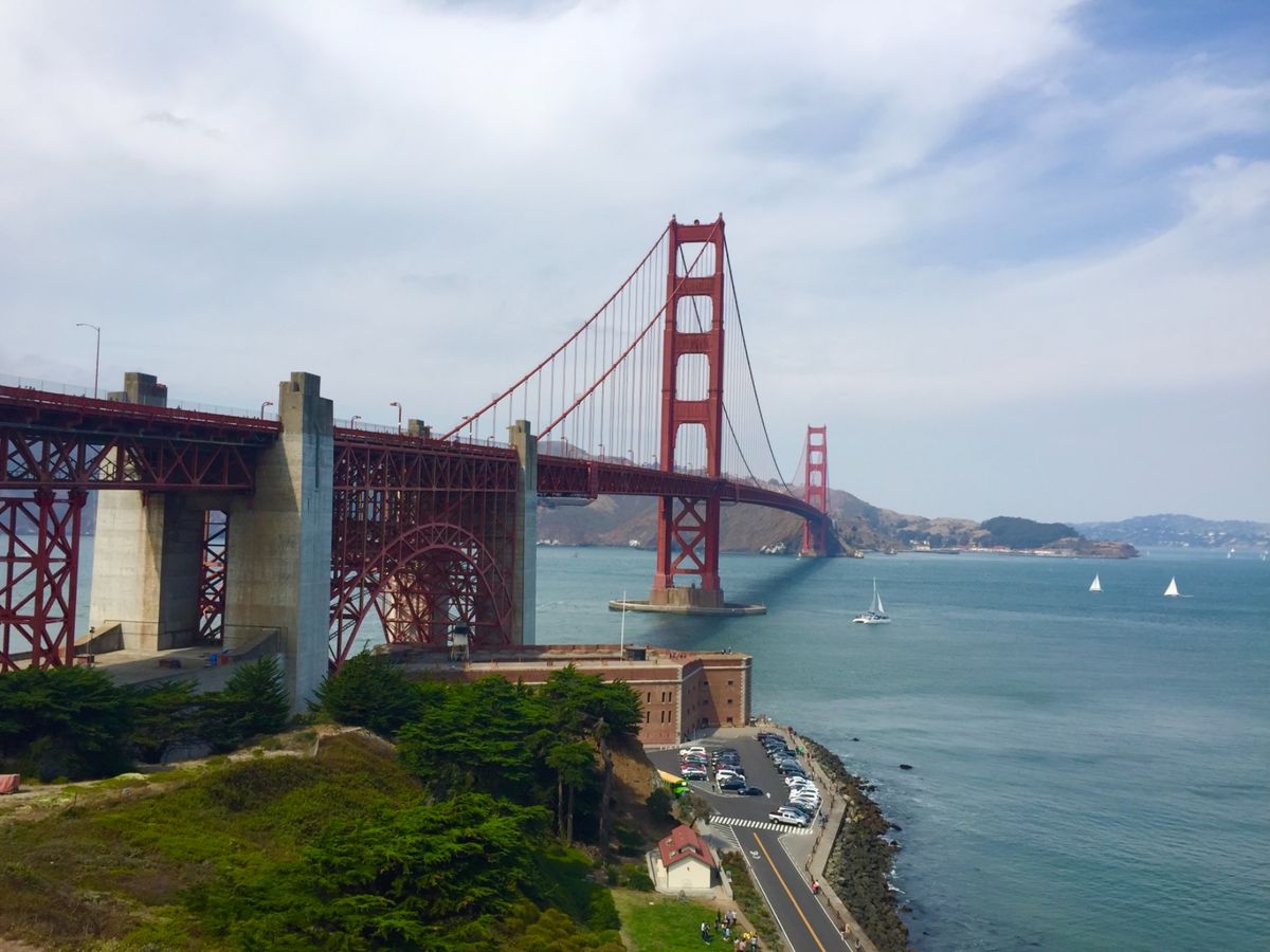 ゴールデン・ゲート・ブリッジ

思った以上に観光客が多くてビックリした
撮...