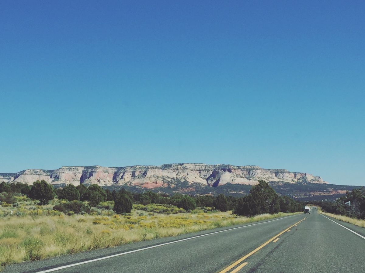 グランドキャニオンが近づいてくると
結構離れた距離からでもよくわかる
大き...