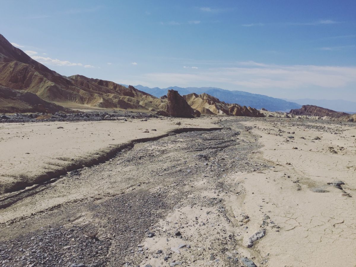 デスバレーを運転
まさにdeathな風景が続く🚗