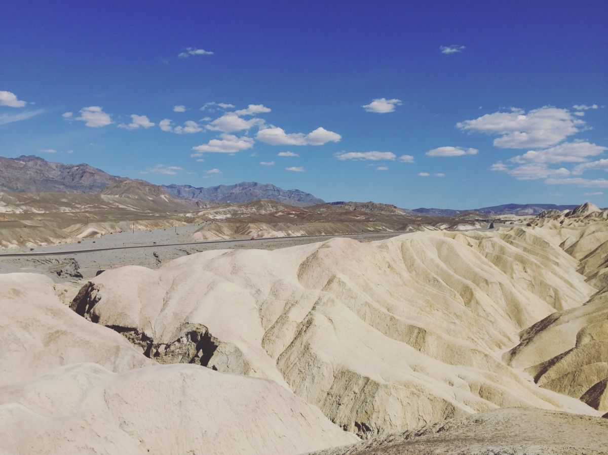 ザブリスキー・ポイント Zabriskie Point

日本では見られな...
