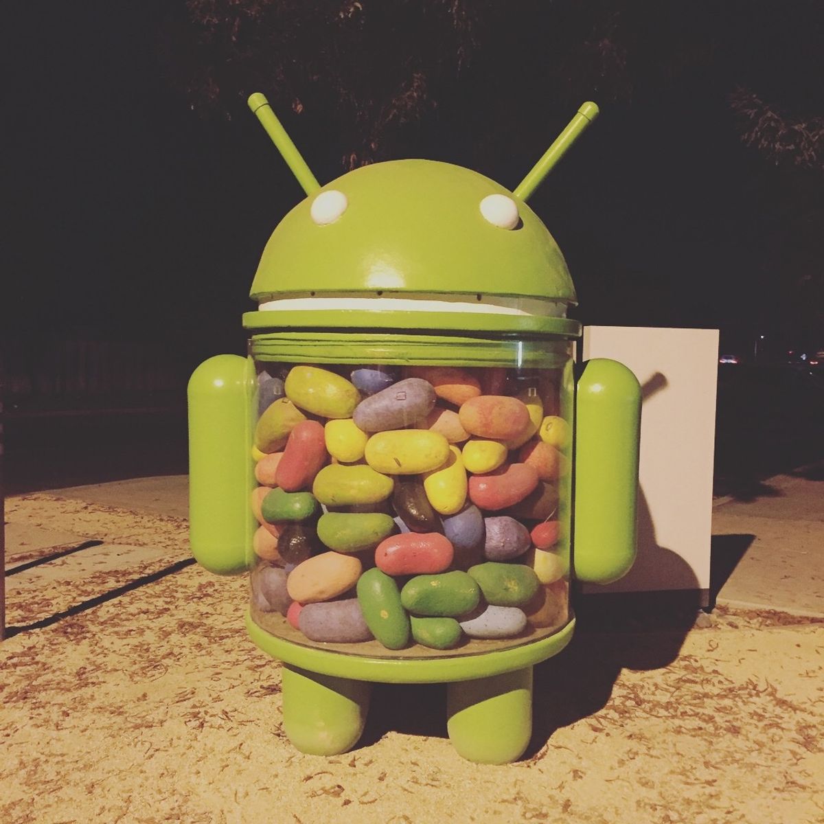 マウンテンビューにはFacebookやらGoogleのオフィスがあるから、...