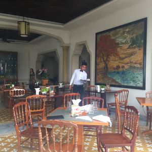 レックスホテル内にある
Rooftop Garden Barで食事
揚げ春...