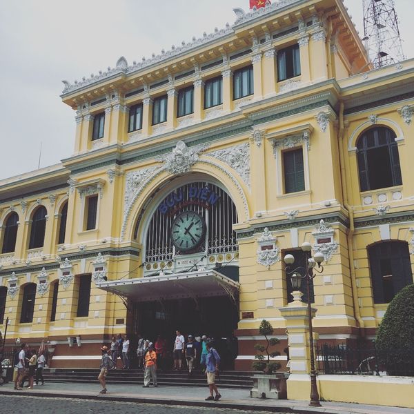 ベトナム・ホーチミン「フライト欠航！仕方ないのでベトナム観光」の写真：サイゴン中央郵便局

ここもホーチミン行...