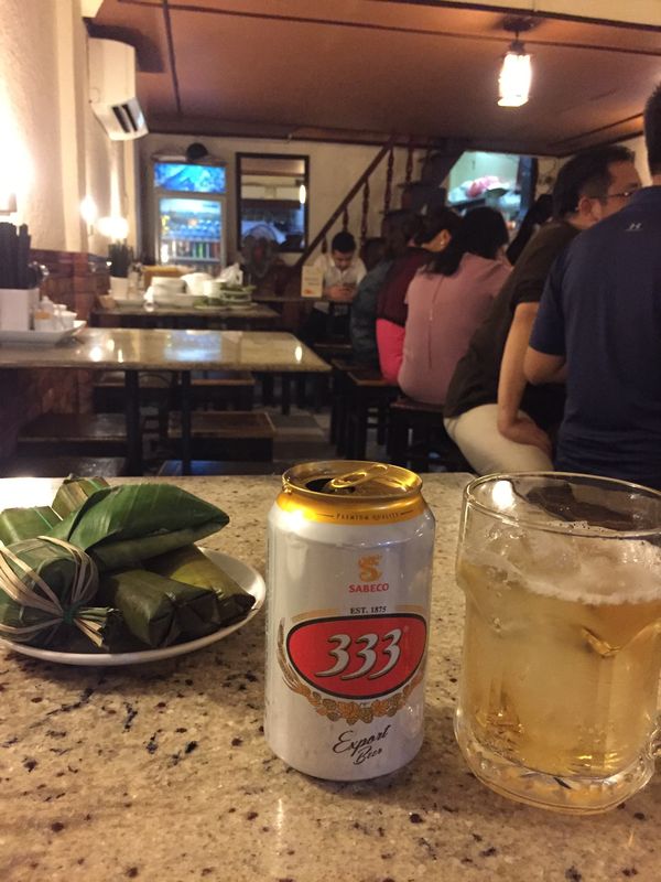 ベトナム・ホーチミン「フライト欠航！仕方ないのでベトナム観光」の写真：初日に食べたであろう晩御飯

お店の名前...