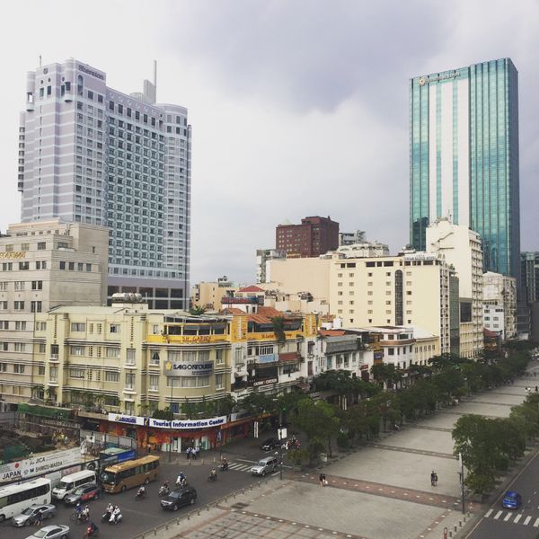 ベトナム・ホーチミン「フライト欠航！仕方ないのでベトナム観光」の写真：レックスホテルのレストランからの眺め