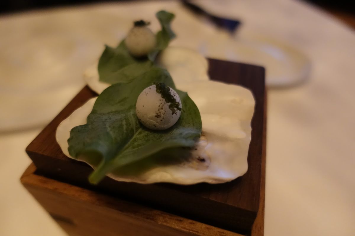 2日目の夜はこちらも香港島リッツカールトンにある「アンバー（amber）」...