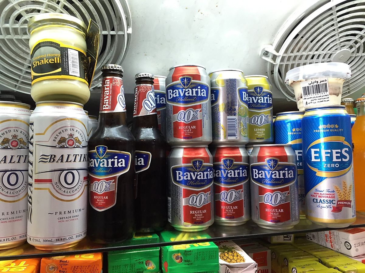 バンダレアンザリー
カスピ海、ノンアルコールビール、チキン