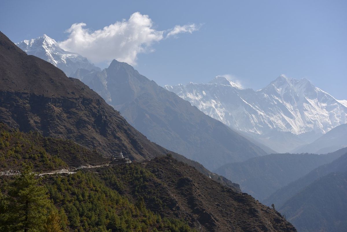 ナムチェバザールからエベレスト街道を更に登る