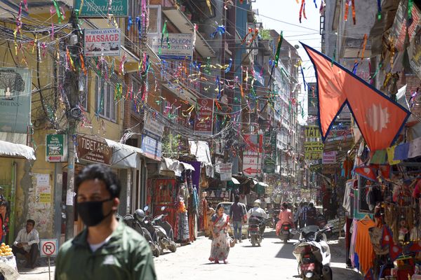ネパール「ネパール」の写真：カトマンズ市内。
ロイヤルエンフィールド...