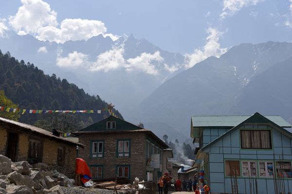 ネパール「ネパール」の写真：ルクラ到着。
短い滑走路で離着陸を見て...