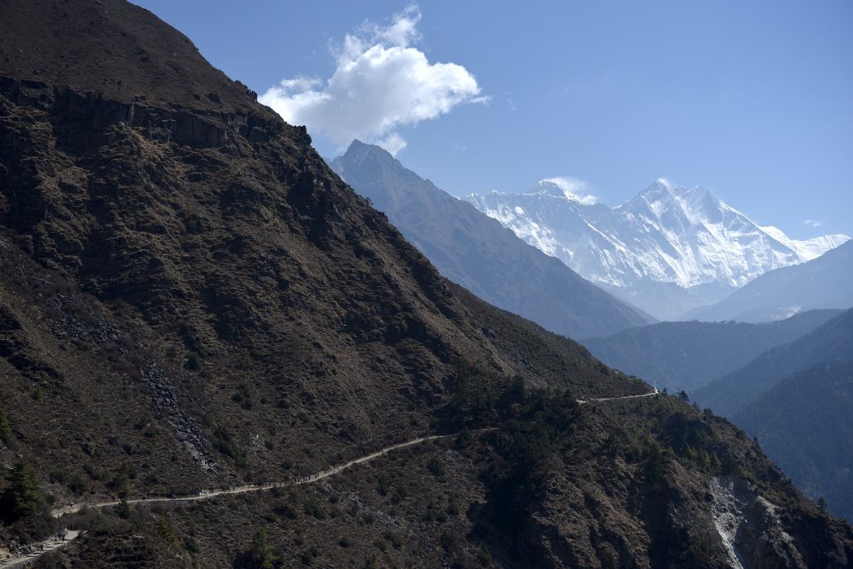ナムチェバザールからエベレスト街道を更に登る