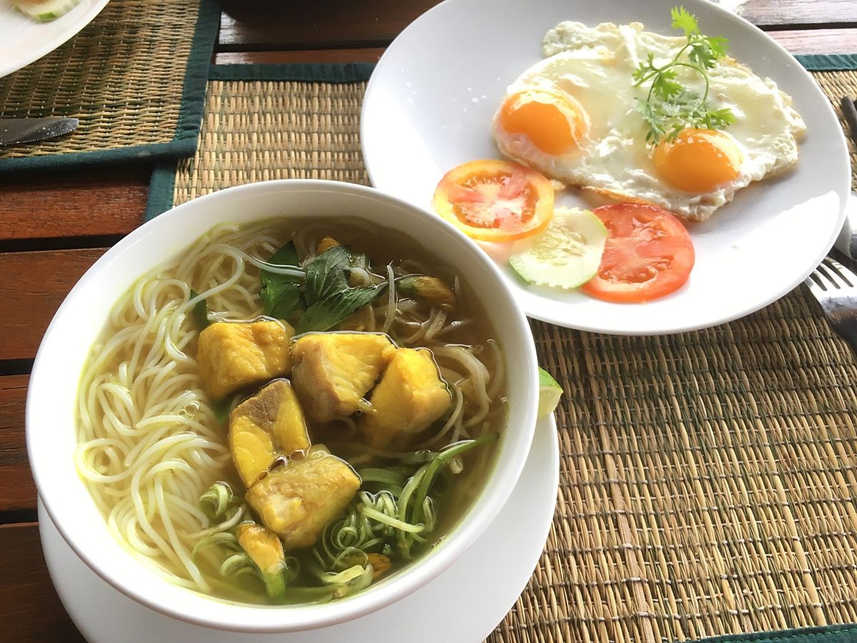 チャウドック、サム山núi sam。
チャウドック名物らしい米麺、キダチデ...