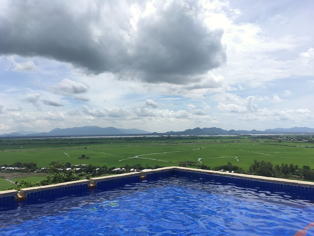 チャウドック、サム山núi sam。
チャウドック名物らしい米麺、キダチデ...