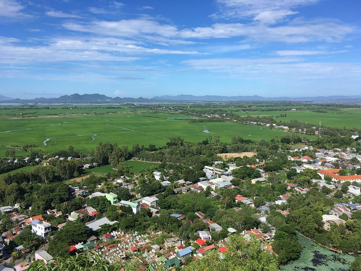 チャウドック、サム山núi sam。
チャウドック名物らしい米麺、キダチデ...