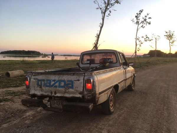 ラオス人民民主共和国・ターケーク　「タイ、ラオス」の写真：サコンナコーンの朝と、辛さ調節してくれる...