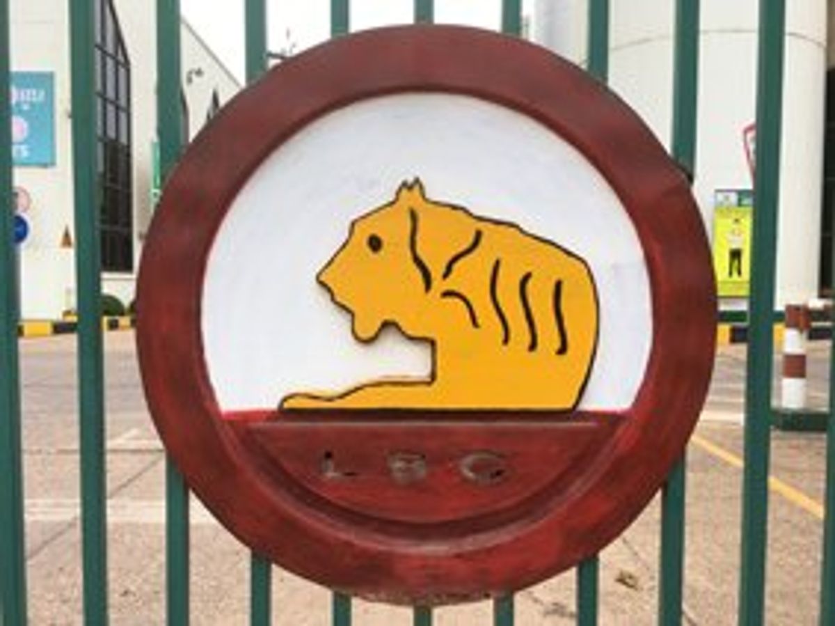 大好きなビアラオの本社・工場が見学できるらしいとの少ない情報があったのでバ...