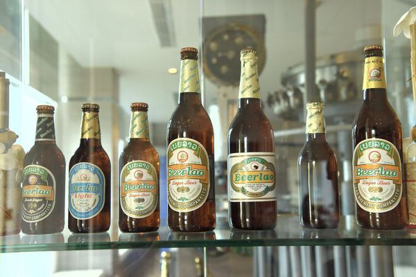 ラオス人民民主共和国・ルアンパバーン「ラオス」の写真：ビアラオ本社。
中にはミュージアム、ショ...