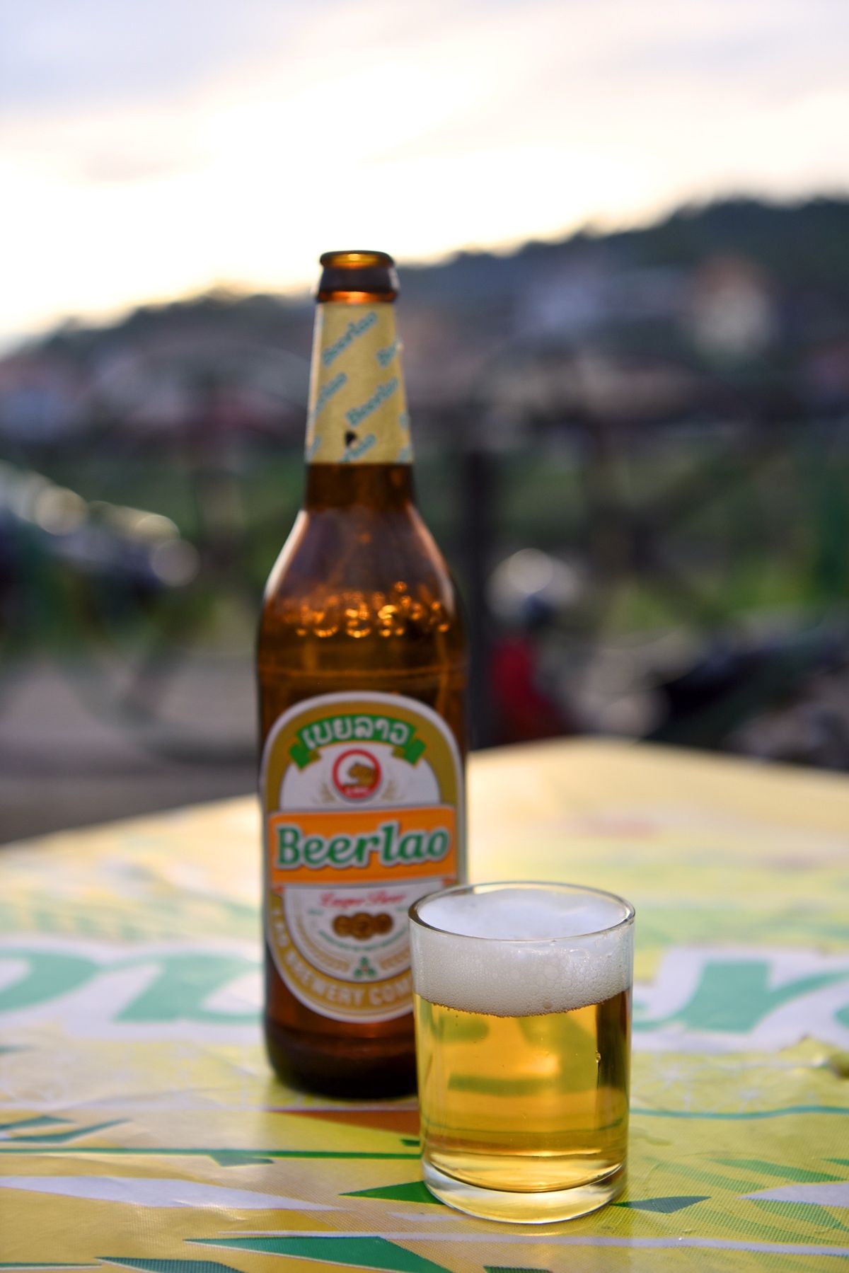 ポンサリー。
市場で買った椎茸をレストランで調理してもらう。ここで数日前に...