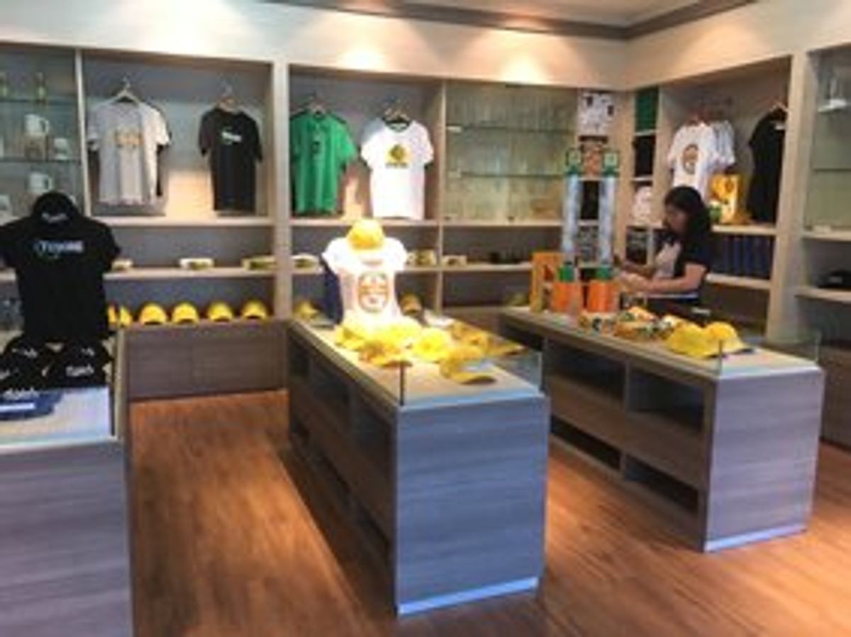ビアラオ本社。
中にはミュージアム、ショップ、ミニバーが。
ショップには魅...
