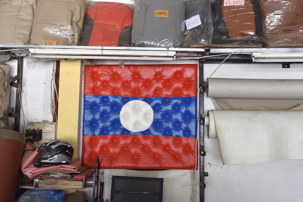 ラオス人民民主共和国・ルアンパバーン「ラオス」の写真：ビエンチャンを散歩。官庁街ではない方に行...