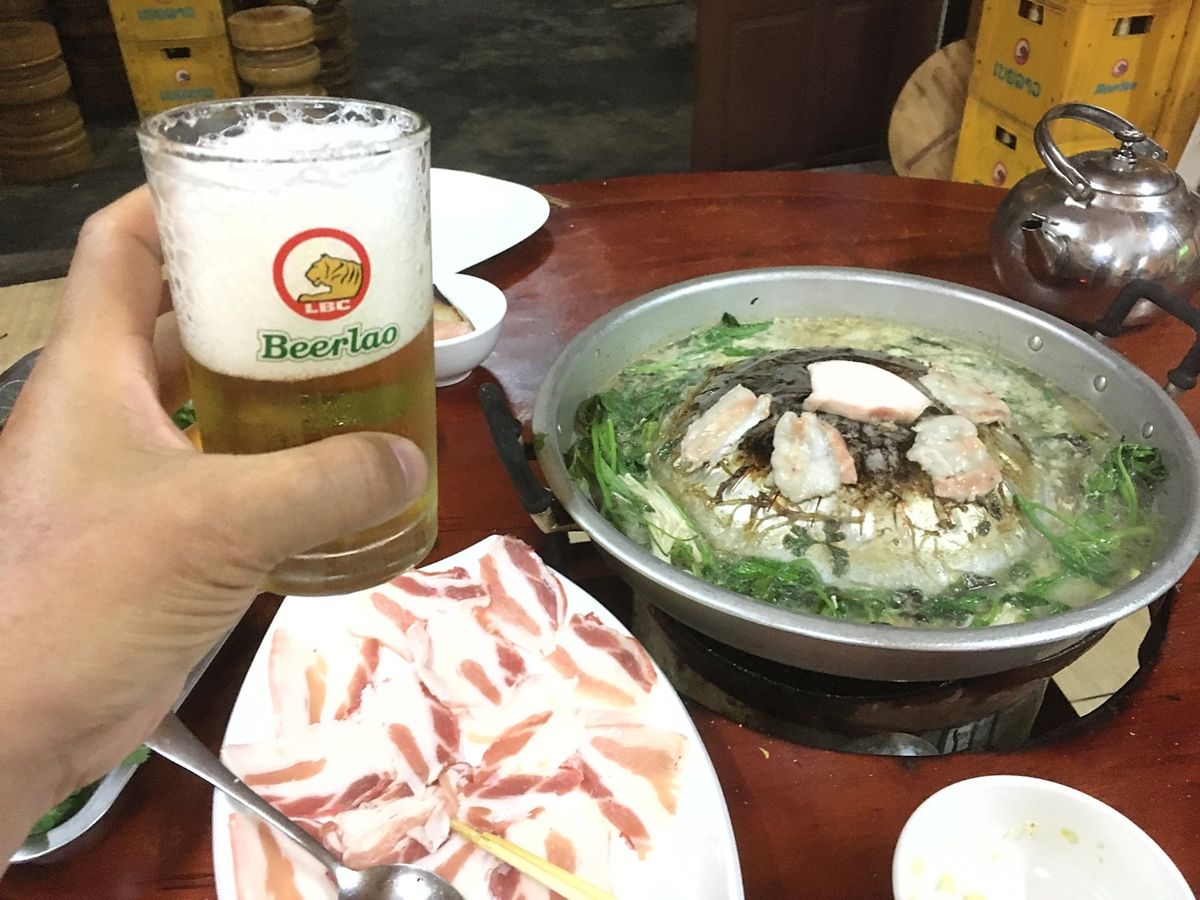 ポンサリー。
夜は大好きなラオスの"鍋と焼き肉が一度に楽しめる“シンダート...