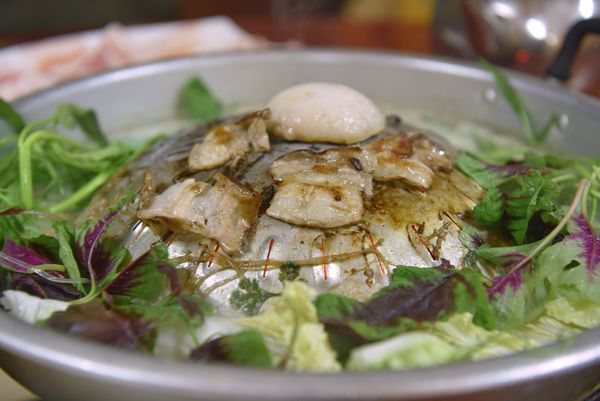 ラオス人民民主共和国・ルアンパバーン「ラオス」の写真：ポンサリー。
夜は大好きなラオスの&quot;鍋と...