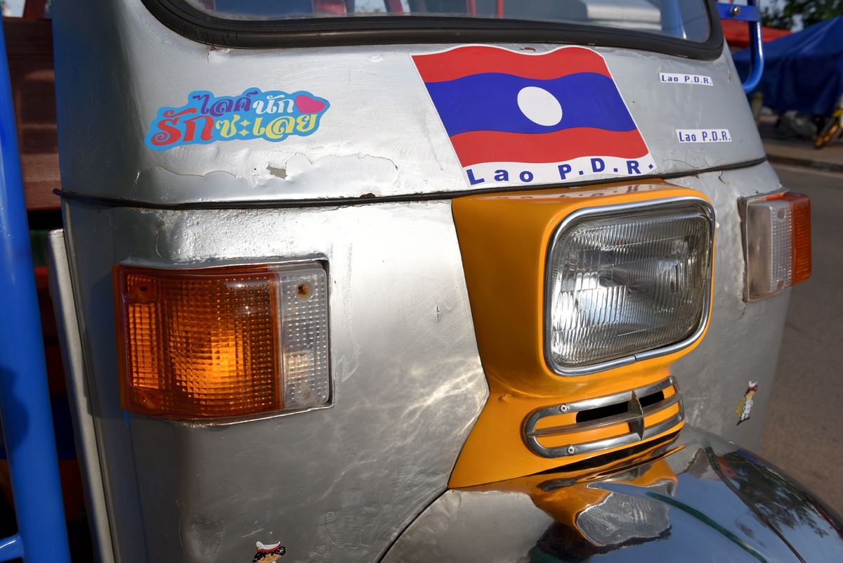 ビエンチャンを散歩。官庁街ではない方に行くとわりと好みの街だったと、3回目...