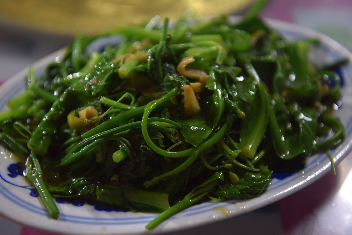 ポンサリー
中国系の方のお店にて食事。外の景色はなかなかだけれど、この街は...