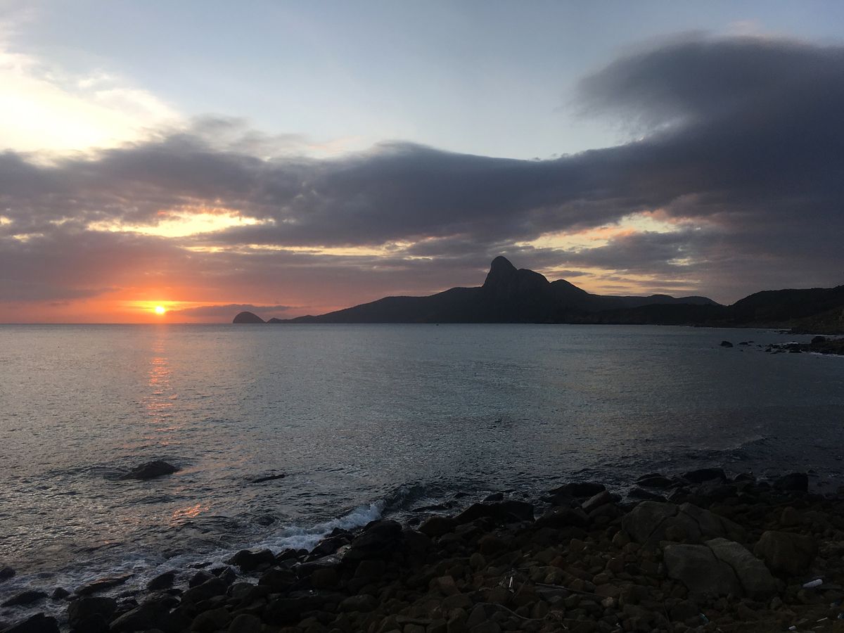 コンダオ。
Bãi Nhátビーチの夕陽。
古いコンダオ市場の建物とbun...