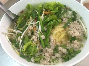 本土に戻り、メコン川のうちの一本(sông cổ chiên)にかかる橋(...