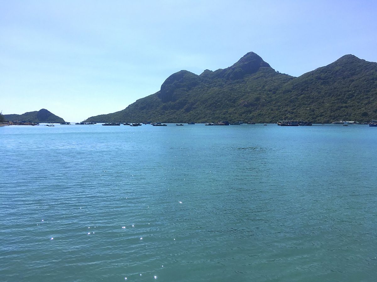 早起きして朝食。
ソクチャンのTrần Đề港からSuperDong号に乗...