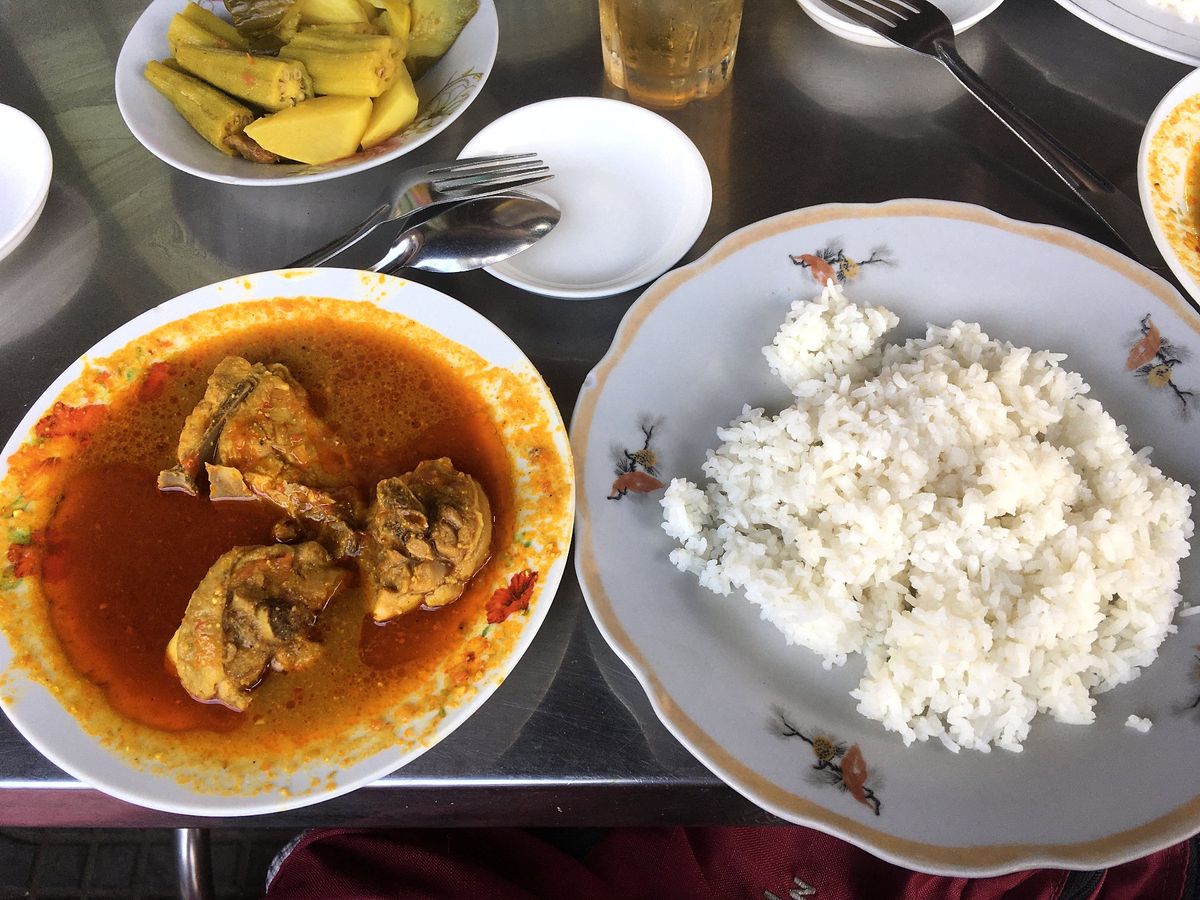 本土に戻り、メコン川のうちの一本(sông cổ chiên)にかかる橋(...