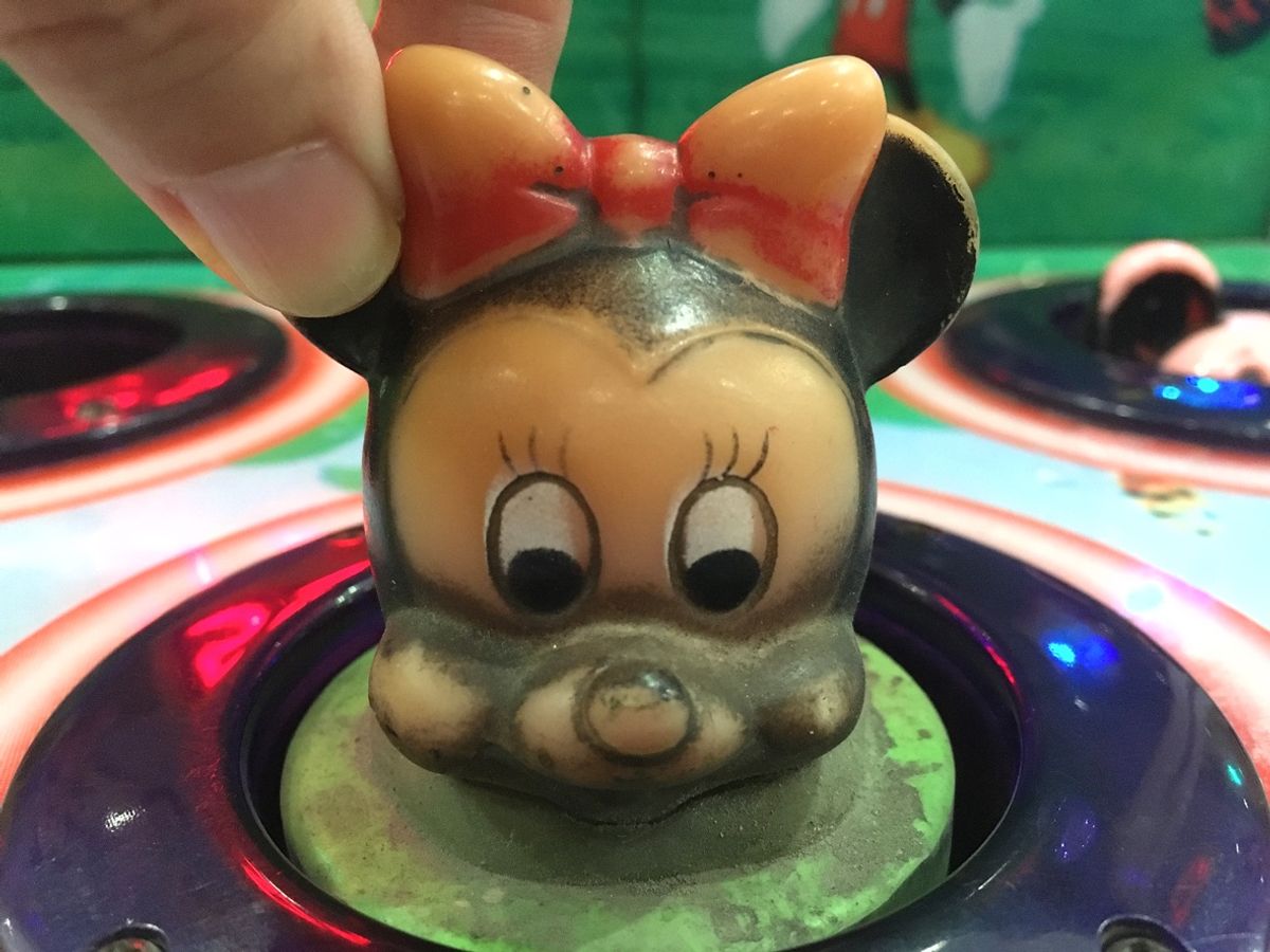 ミッ○ーたたき、意味のわからないTシャツ、ベトナムでも人気のキティ(の偽物商品)