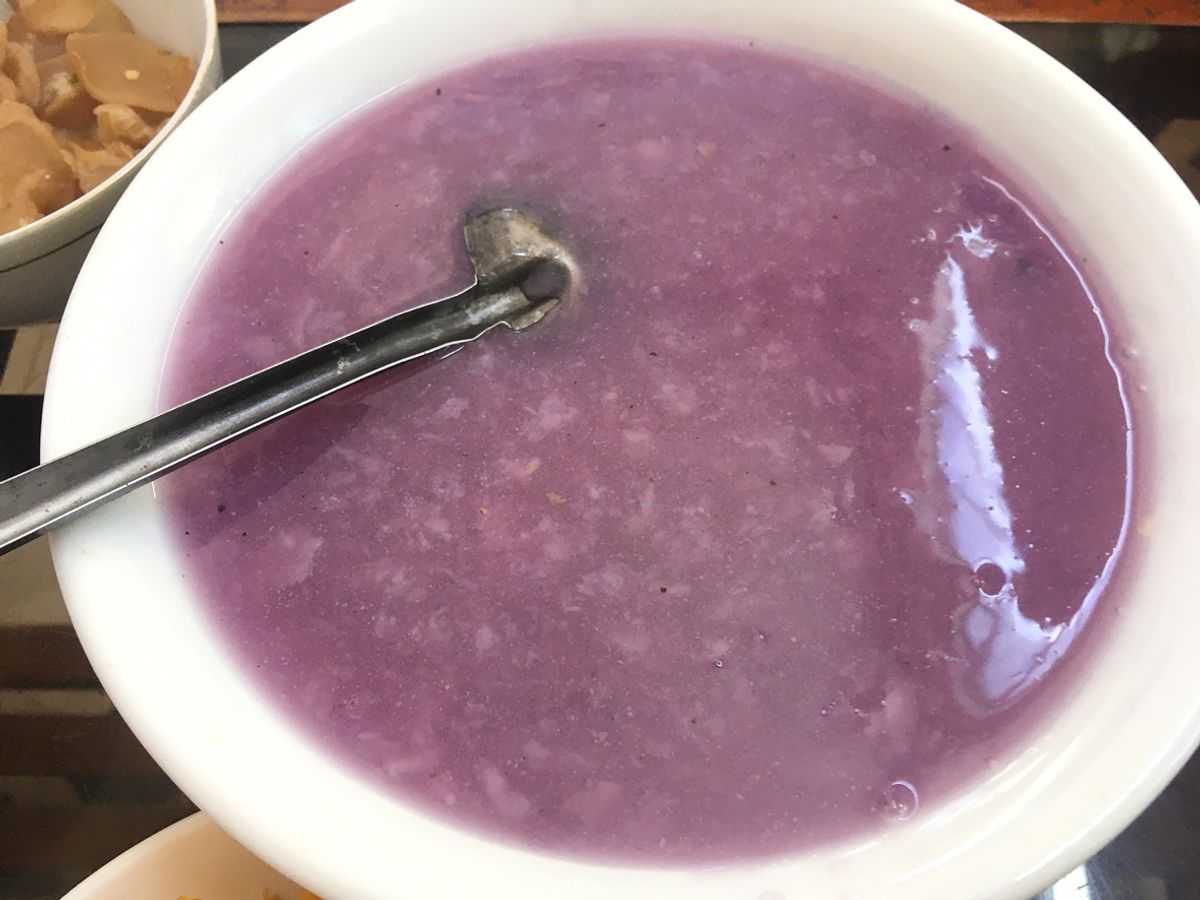 パン約50円、目玉焼きやパテの入った基本的なもの。
Canh khoai...