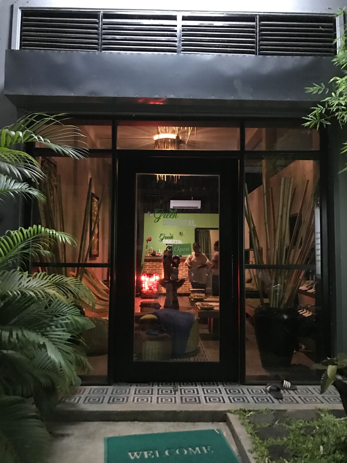 ホテル近くにあったスパ「Green Orientak」。比較的モダンで綺麗...
