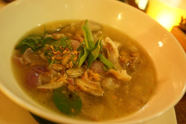 カンボジア・シェムリアップ「カンボジア アンコールワットとタイ国境への旅」の写真：夜ご飯
やたらオシャレなレストランへ。
...