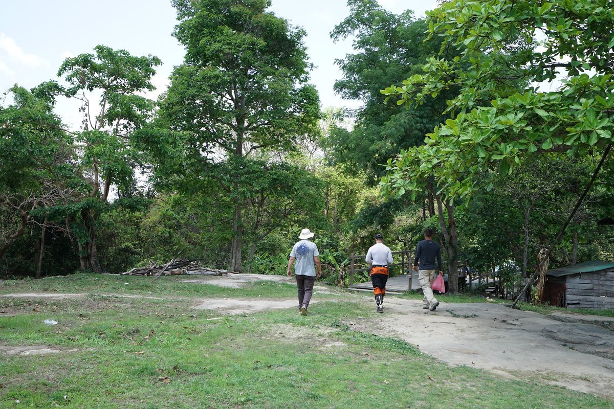 プレアヴィヒアはタイとの国境にあり、いろいろと争いが絶えないらしい。

こ...