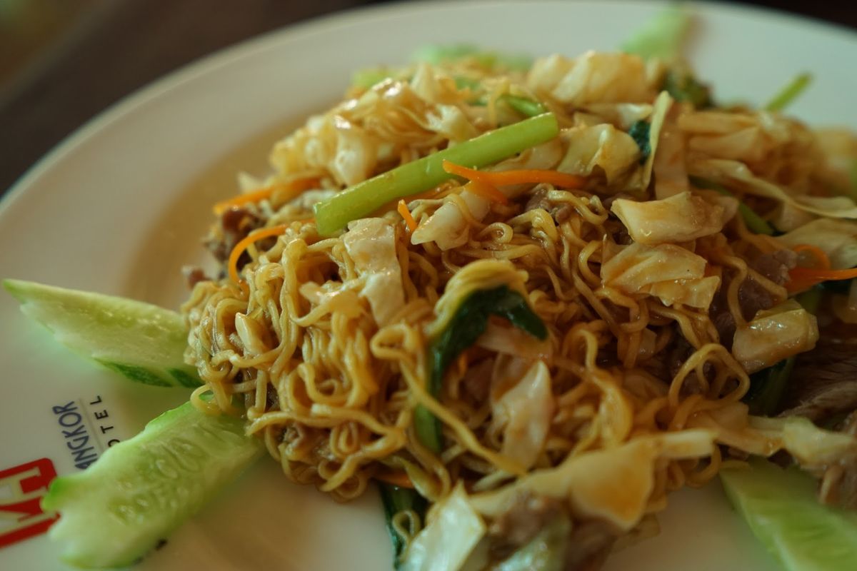 お昼を食べにトゥクトゥクで目的のレストランへ向かうも、閉まっていた。どうし...