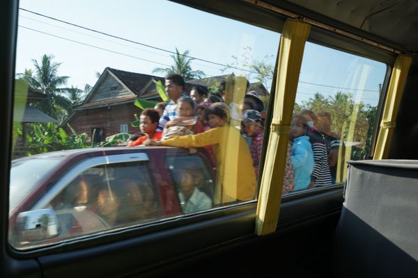 カンボジア・シェムリアップ「カンボジア アンコールワットとタイ国境への旅」の写真：3日目

この日も車をチャーターした。
...