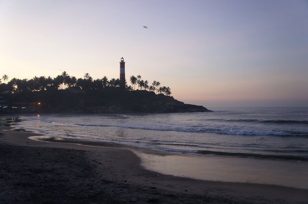 インド「インド」の写真：ケララ州コバラムビーチ、朝